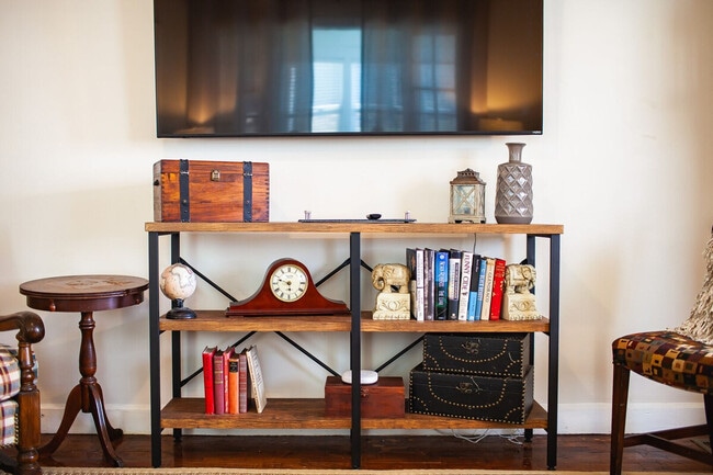 Building Photo - 161 Calhoun Rd