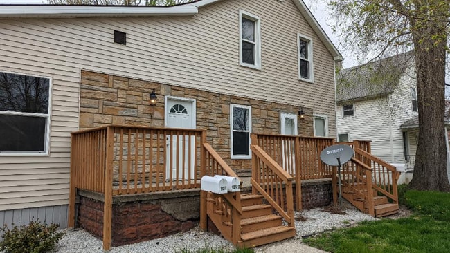 Building Photo - 921 N Mason