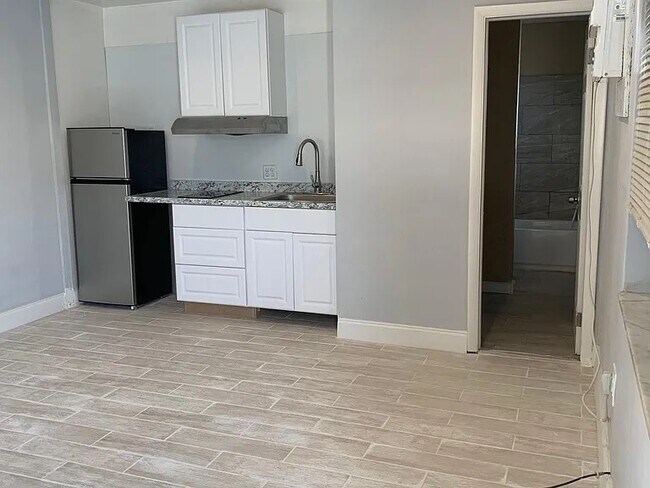 Photo - 6820 Scott St