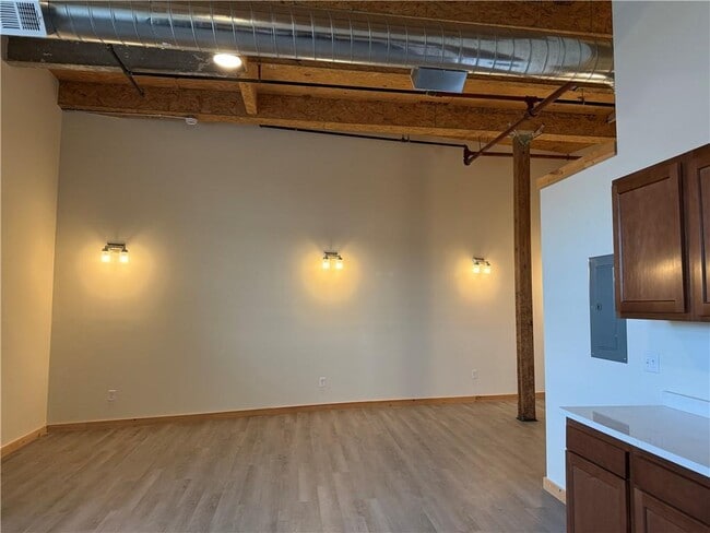 Photo - 327 Pine St Unidad 112