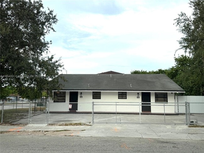 Building Photo - 10273 NW 25th Ave Unit 1 Rental