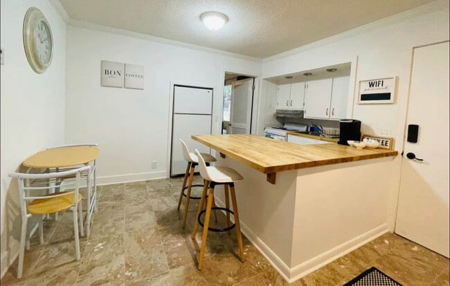 Photo - 615 Executive Golf Villas Rd Unidad B