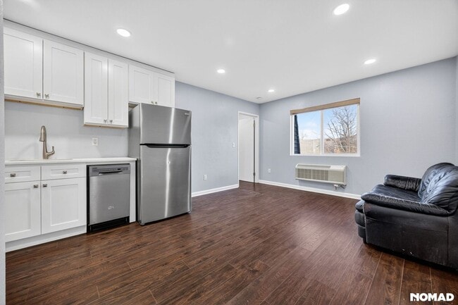 Photo - 9 Vreeland Ave