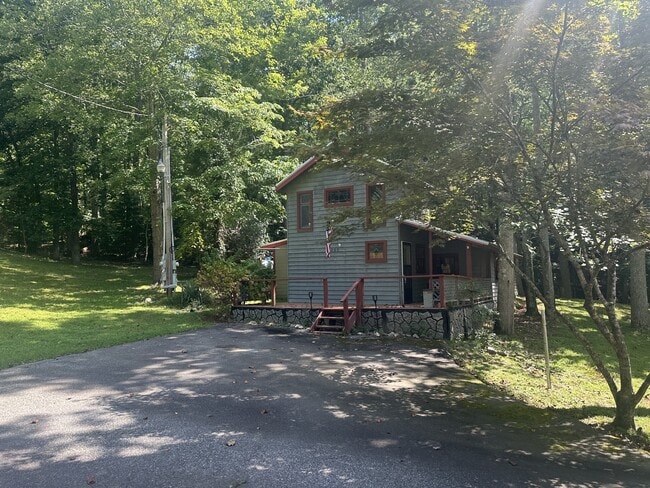 Photo - 260 Fern Dr