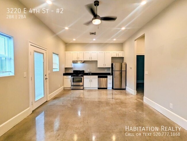 Building Photo - 3220 E 4th St