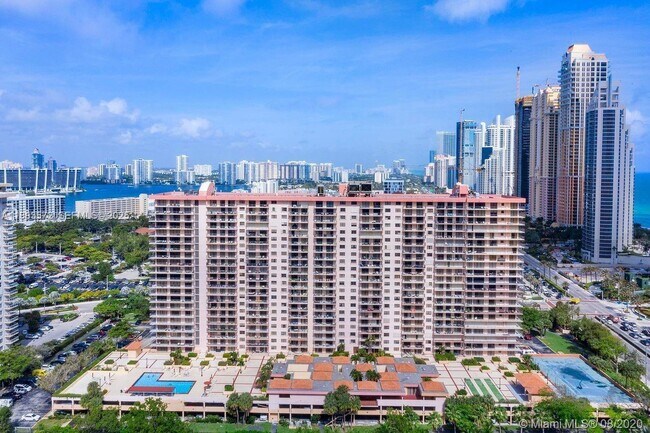 Building Photo - 210 174th St Unit 1103