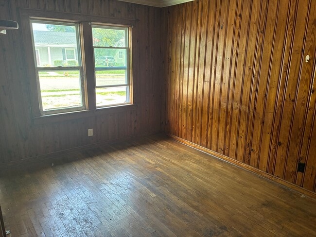 Photo - 105 N Hatton Ave