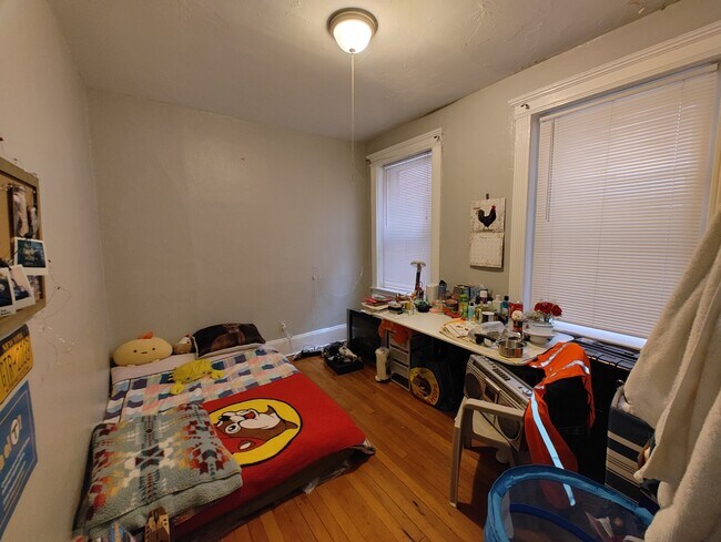 Building Photo - 463 Park Dr Unit 11