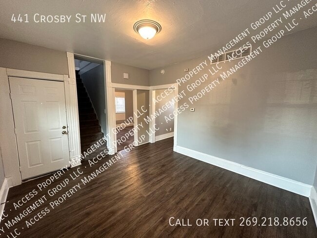 Photo - 441 Crosby St NW