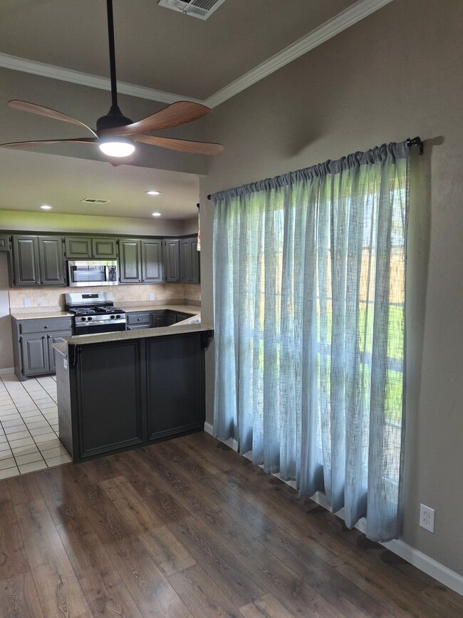 Photo - 123 Meadows Ln