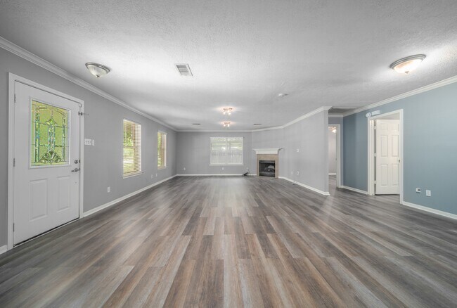 Photo - 327 Chateau Woods Pkwy Dr