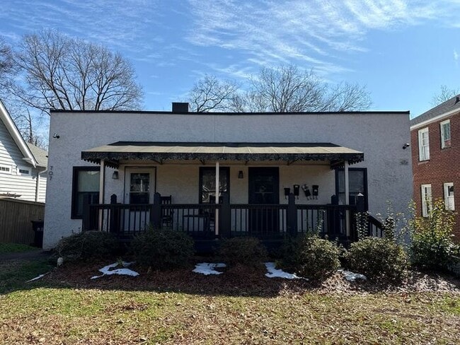 Building Photo - T.R. Lawing Realty Property