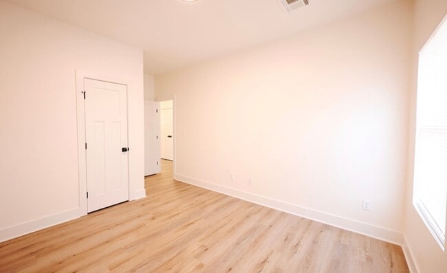 Photo - 516 Briarbrook Ln Unidad 516 E Briarbrook Lane