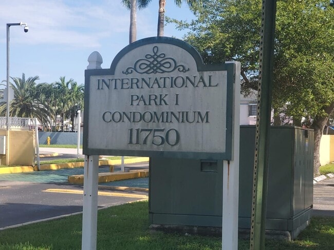 Photo - 11750 SW 18th St Unidad 217-1