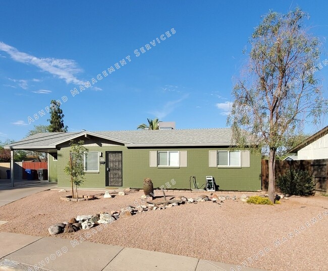 Building Photo - ***MOVE IN SPECIAL*** 3 BEDROOM HOME WITH ...