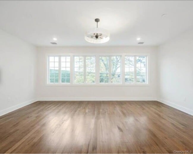 Photo - 142 Maple Ave