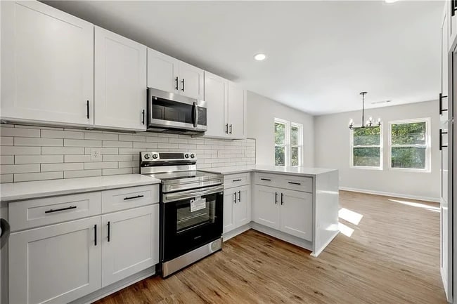 Photo - 164 Chicamauga Ave SW Unit Room with Shared Bathroom