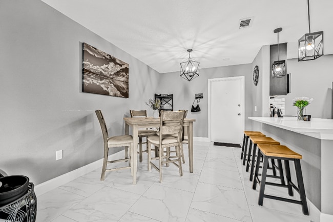 Photo - 252 SW Monroe Cir N Unit 4211