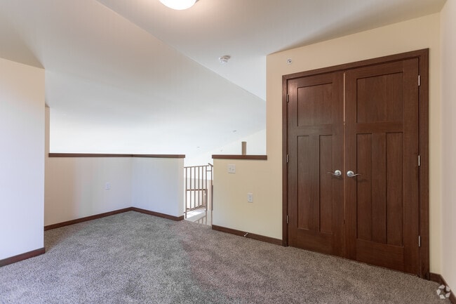 2BR, 2BA - Loft