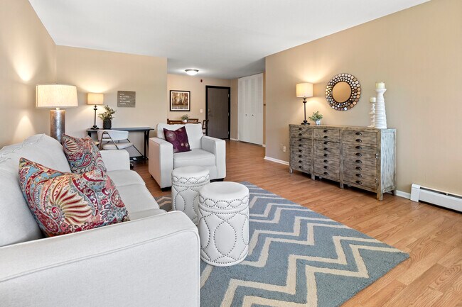 Photo - Imperial Gates Apartments