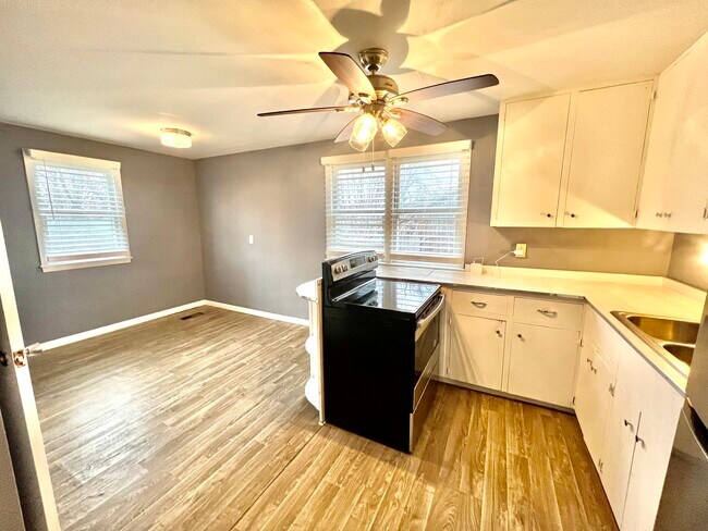 Photo - 1515 Avenue F Unit 1515.5