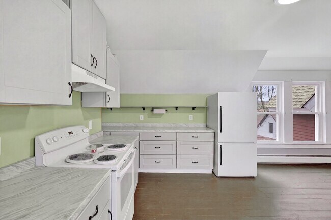 Photo - 37 W Myrtle St Unit Apt B