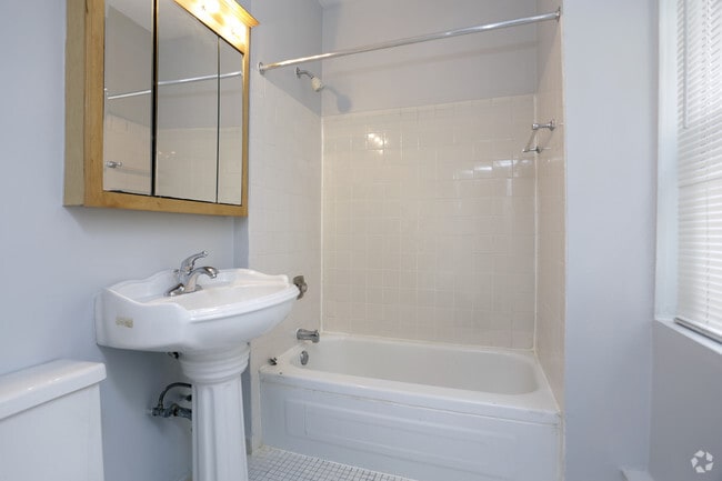 Photo - The Legacy HB at Clarendon Park