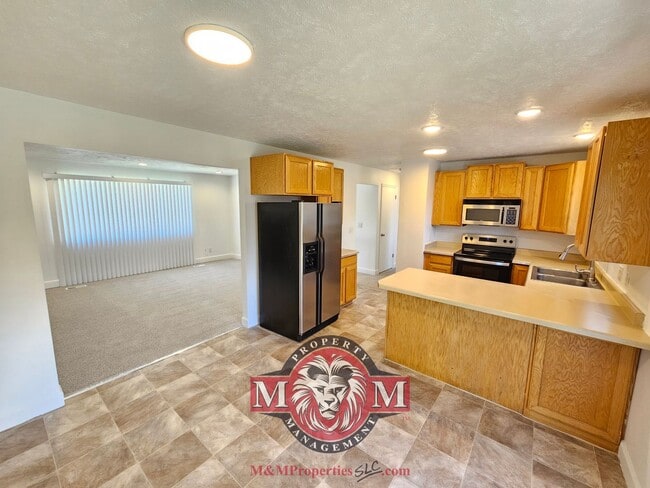 Photo - 4 Bd 2 Ba Home & Office in West Jordan