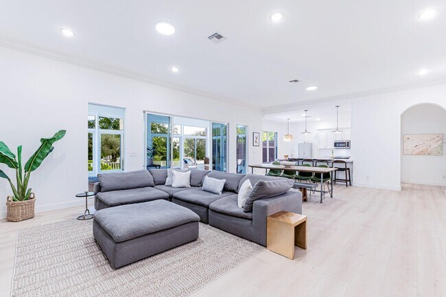 Photo - 2068 Wightman Dr