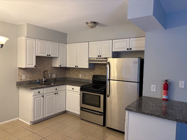 Building Photo - 19815 E 14 Mile Rd