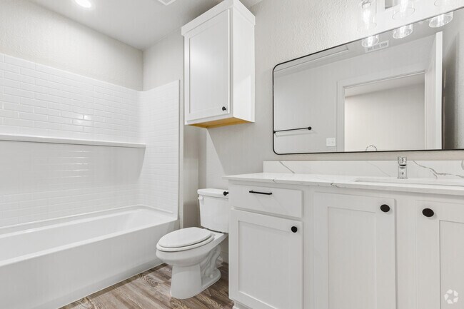 Studio - 489SF - Bathroom