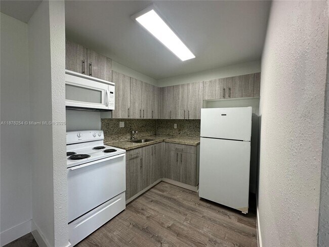 Photo - 2843 Fillmore St Unit 207