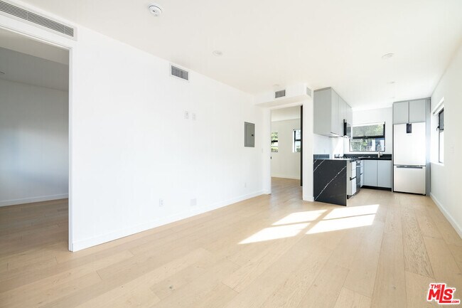 Photo - 1325 Cabrillo Ave Unidad 2