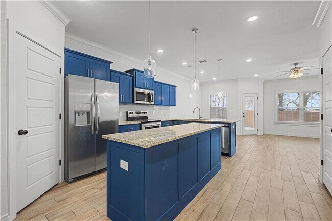 Photo - 3215 SW Hillstone Ave