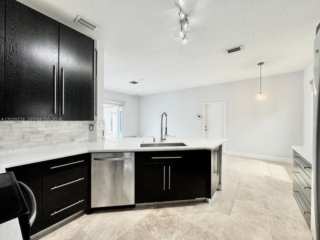 Photo - 280 SW 167th Ave