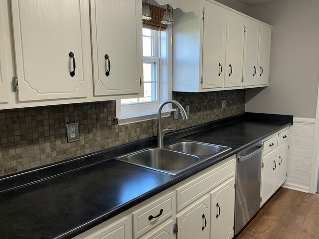 Photo - 714 Shetland Dr