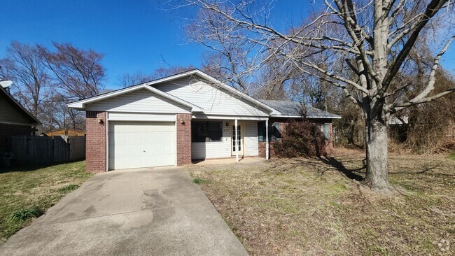 Building Photo - 1615 E L St Rental
