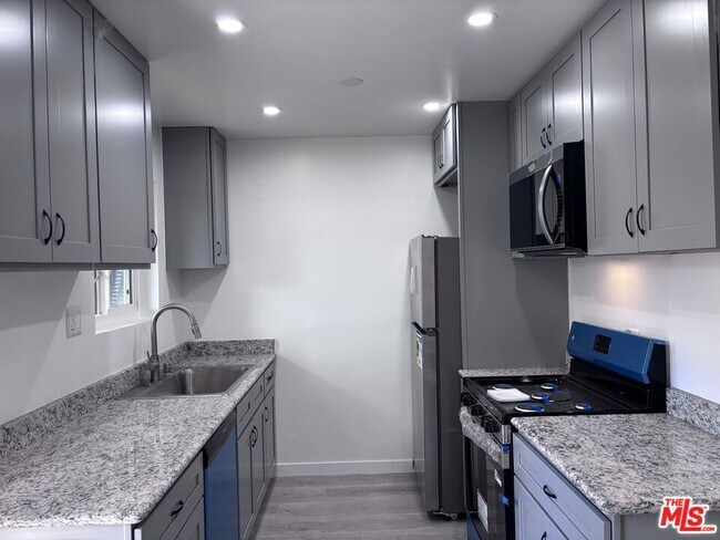 Building Photo - 6521 Beck Ave