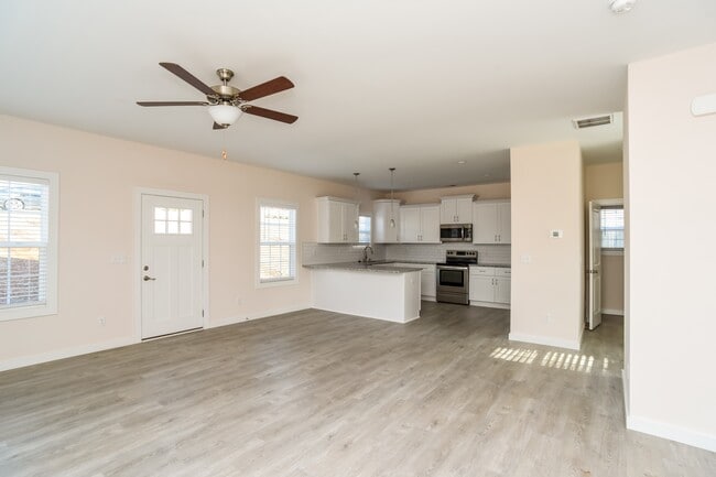 Photo - 606 E Texas Ave