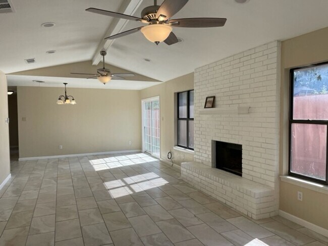 Photo - 3833 Rebecca Lane