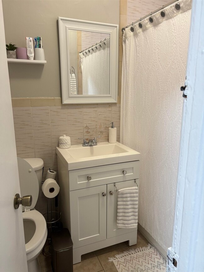 Photo - 121-123-123 W 25th St Unit 1