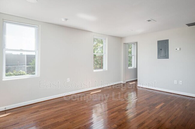 Photo - 230 S Broadway Unidad Apt 4