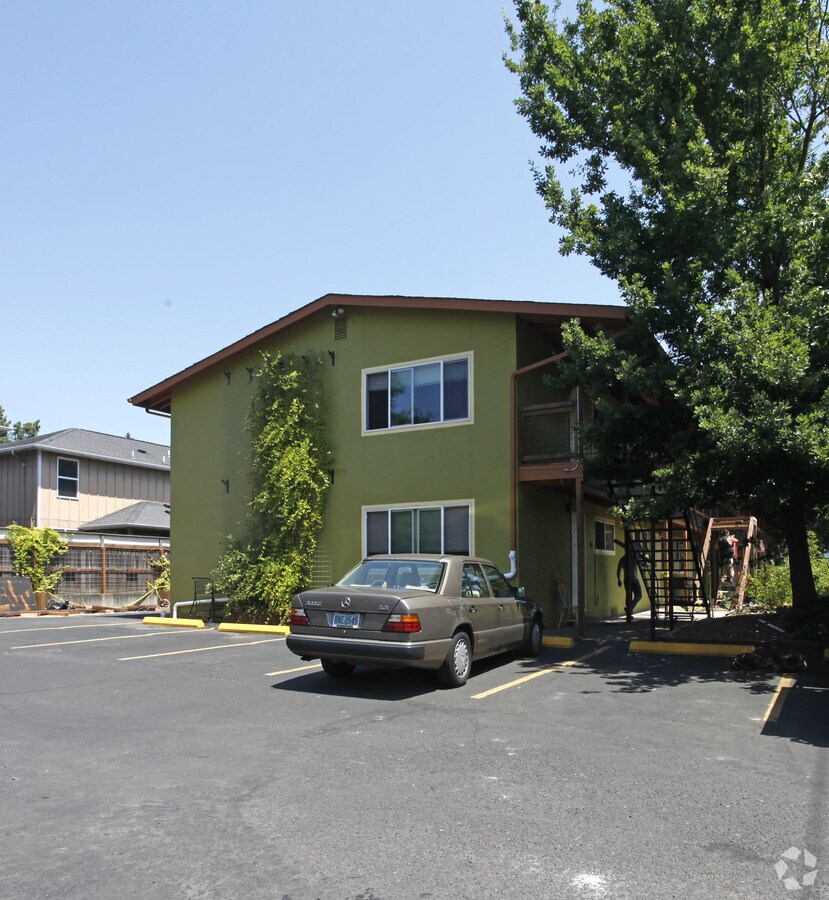 Photo - Polk Plaza Apartments