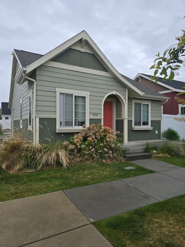 Building Photo - 4 bed 2 bath home in Josephine Crossing
