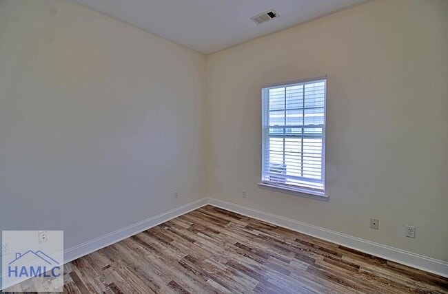 Photo - 907 Rachel Ln