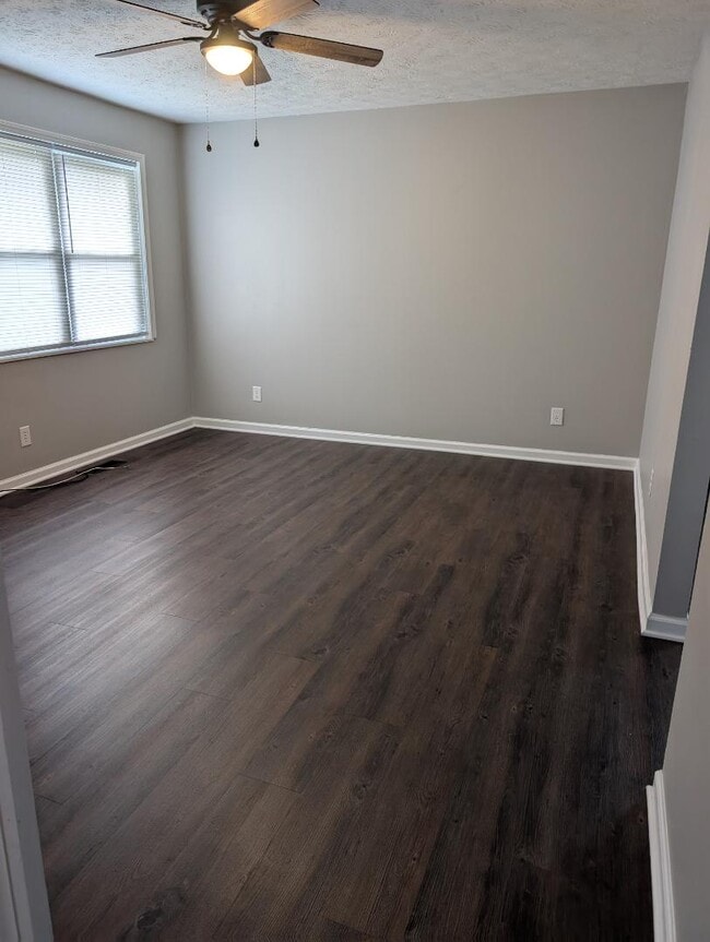 Photo - 105 Woodland Park Cir