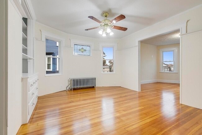 Photo - 109 Rockdale St Apartments Unit 2