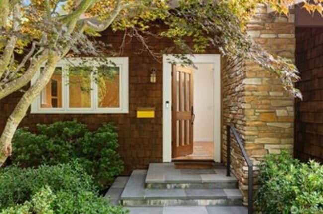 Building Photo - 4510 48th Ave NE