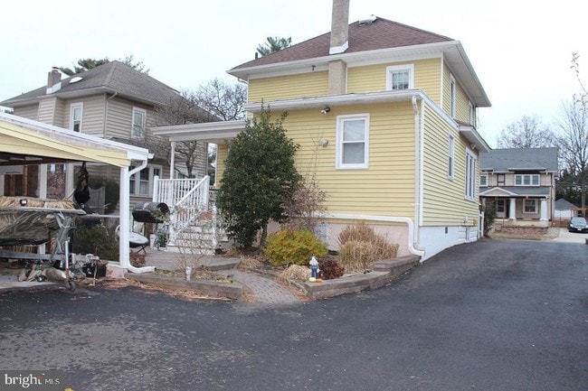 Photo - 320 University Blvd