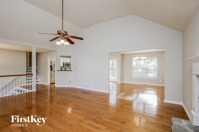 Photo - 210 Calusa Lake Ct